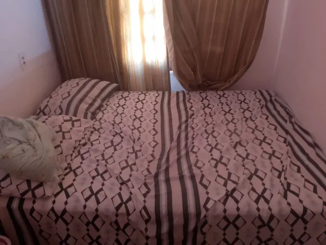 Cama semi nova