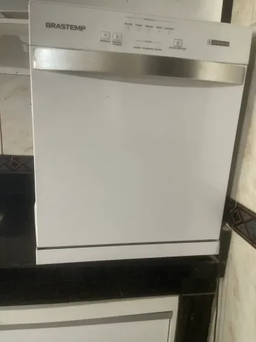 Máquina de lavar louça 8 lavagem semi nova 