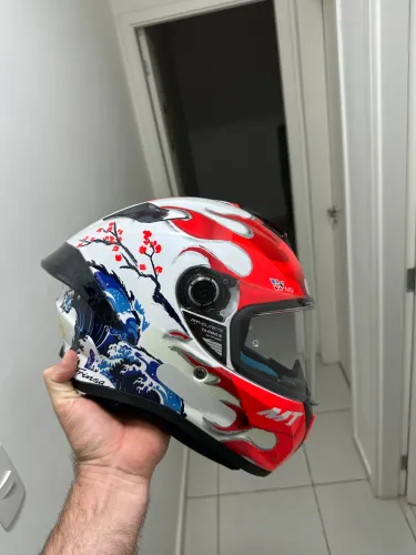 Capacete