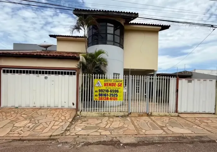 Sobrado para venda com 258 metros quadrados com 4 quartos em Morada da Serra - Cuiabá - MT