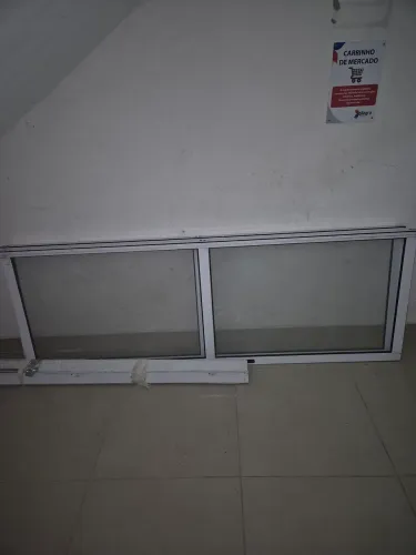 Porta balcão aluminio branco