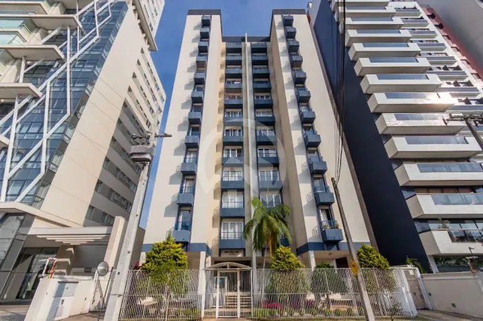 Apartamento à venda no Edifício Dona Nina Batel, Curitiba