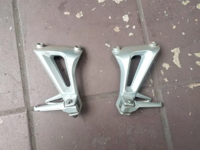 Voltz EVS par suporte pedaleira garupa
