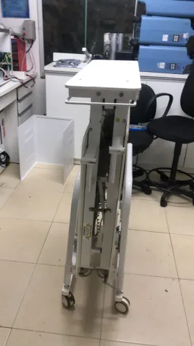 Cama hospitalar motorizada