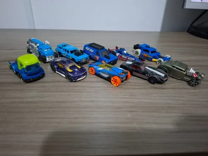 Lote de Hot Wheels