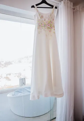 Vestido de noiva minimalista