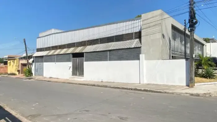 Imóvel para venda ou locação com 800m2 em Novo Aleixo - Manaus - AM