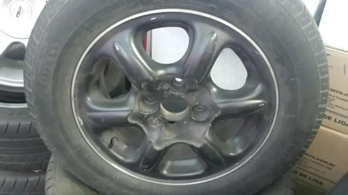 Roda aro 14 GM Vectra Preta usada 4X100 Corsa
