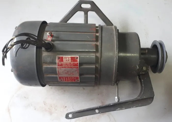 Motor Overlock Trifasico - usado