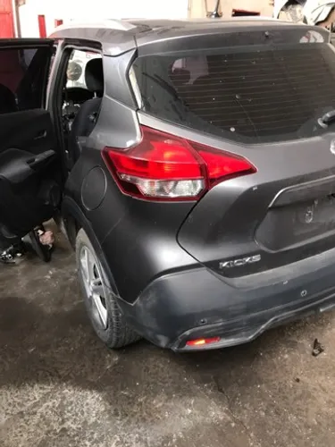 Lateral esquerda  Nissan Kicks 2019