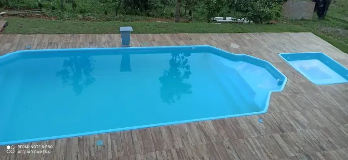 Piscina de fibra Modelo exclusivo 