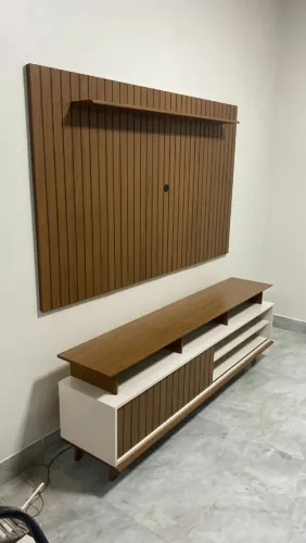 Painel e Rack para TV em Madeira