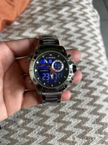 Relógio Naviforce prata