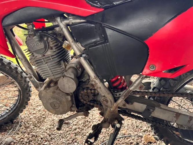 Trilha moto XR200
