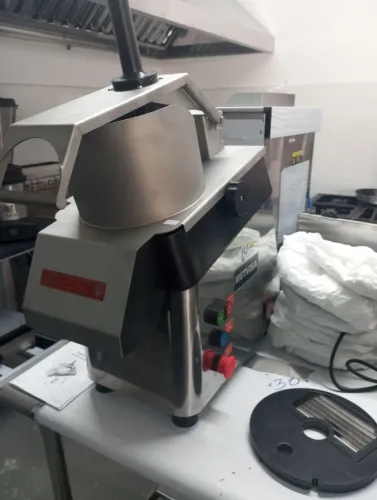 NZ. Multiprocessador de alimentos METVISA 9 discos 