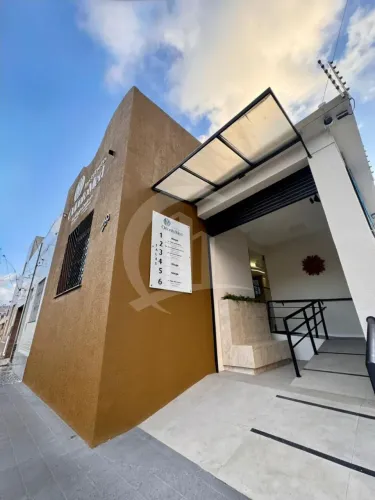 Sala Comercial com Móveis Modulados Disponível para Locação Bairro São José