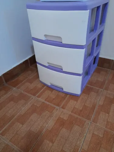 Prateleira  de plástico  resistente