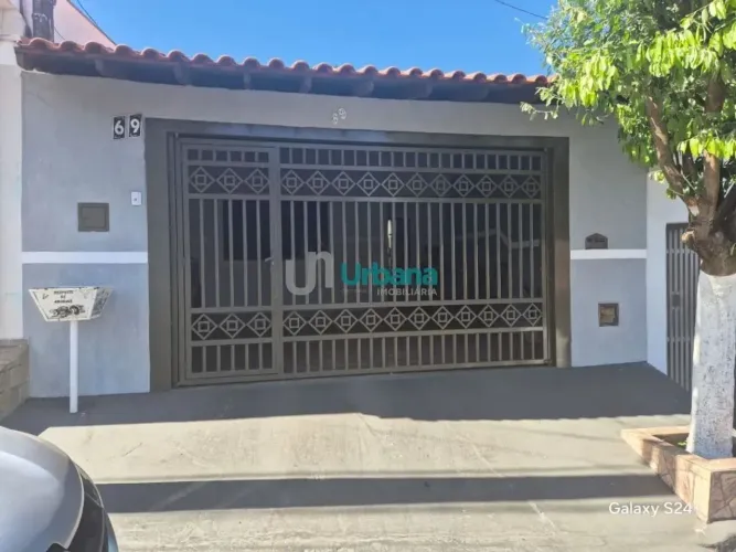 Venda de Casas / Padrão na cidade de São Carlos