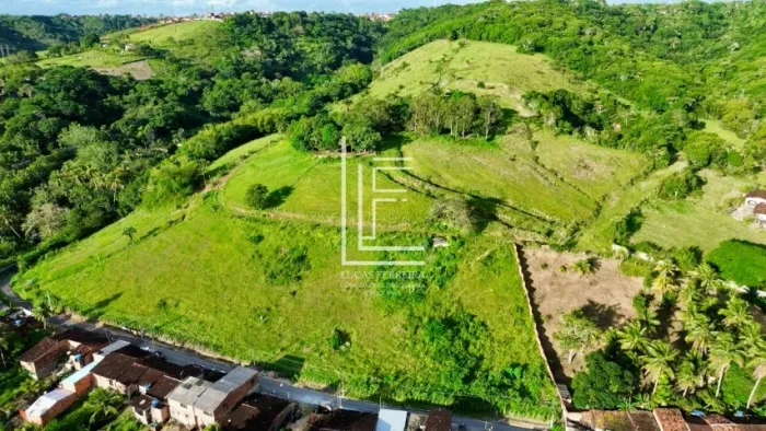 Sítio de 14 hectares com fácil acesso e total privacidade no bairro de Fernão Velho