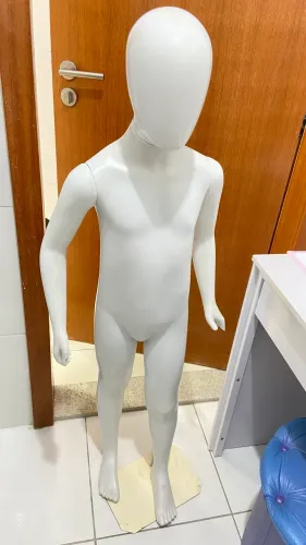 Vendo manequim infantil 