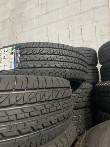 Pneu pra zerar o estoque 195/55-15 180,00 á vista