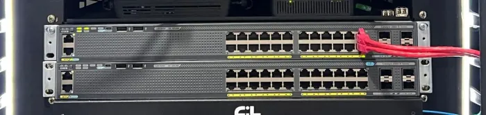 Switch Cisco Catalyst WS-C2960X-24TS-L - 24 Portas Gigabit + 4 SFP