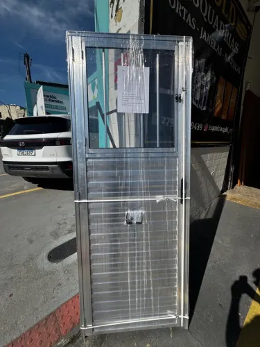 Portas de alumínio com vidro e grade 80cm - Queima de Estoque!