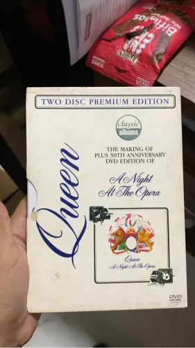 DVD THE MAKING OF A NIGHT AT THE OPERA ORIGINAL 