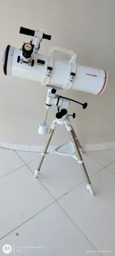 TELESCÓPIO REFLETOR NEWTONIANO