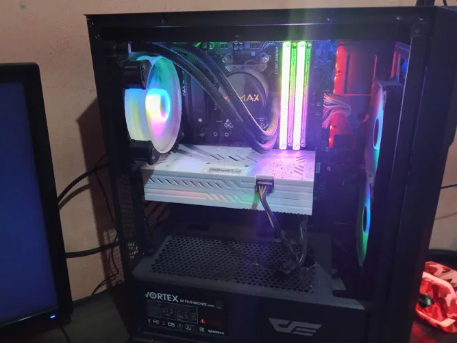 ? PC Gamer Completo Ryzen 5 | 32GB RAM | RX 580 | SSD + HD | Monitor + Periféricos