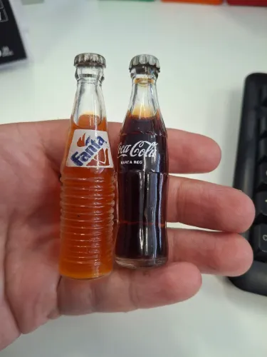 Kit de miniaturas Coca-Cola e Fanta