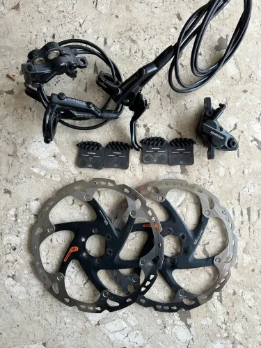 Freio Shimano MT520 Discos Ice Tech 203 Pastilhas Ice Tech 