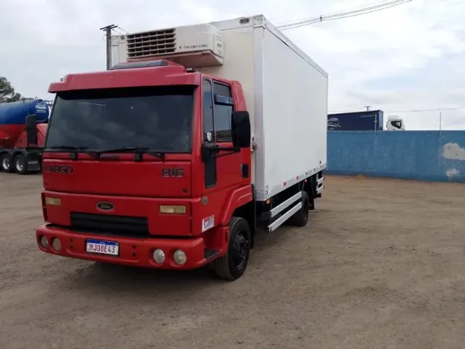 Ford Cargo 816 Baú Câmara Fria