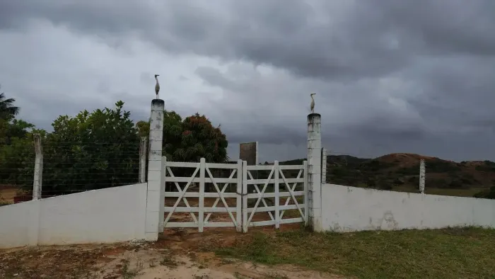 excelente sítio frente pista troca em imóvel veículo