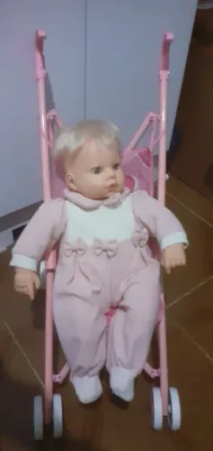 Carrinho com bebê Roma