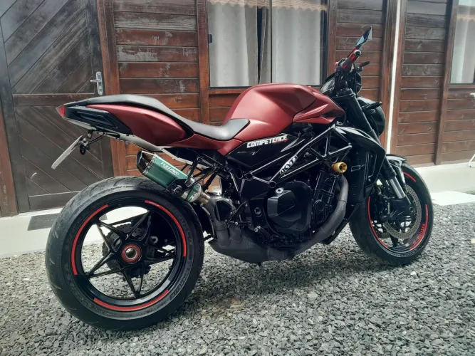 Mv agusta brutale 1090 2012,