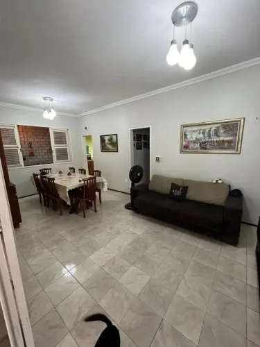 Casa à venda em Fortaleza, próx. ao shopping Benfica, região central da cidade!