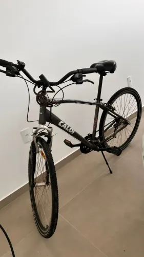 Bicicleta Aro 29 CALOI 21 Marchas Freios Disco e Suspensão