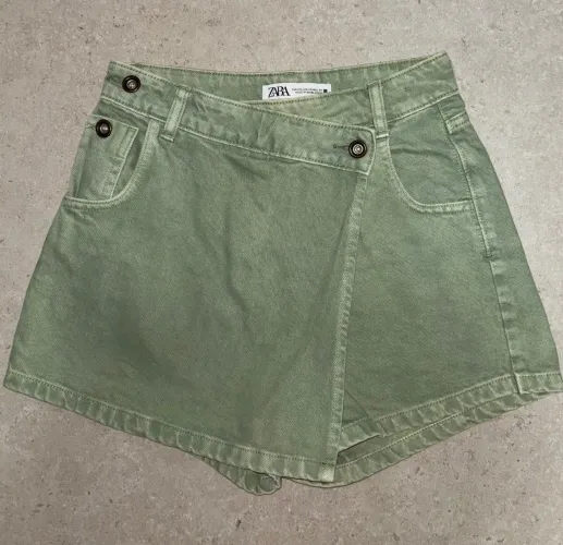 Short-saia Zara verde - Tamanho PP 