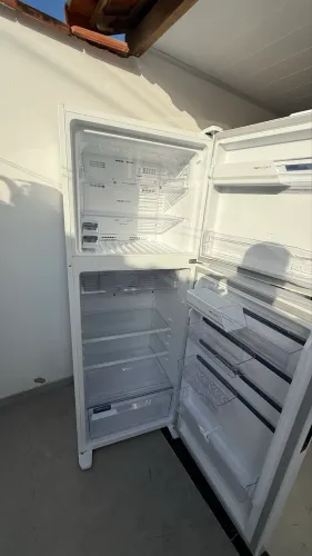 Geladeira Electrolux 480 litros 127v inverte zerada