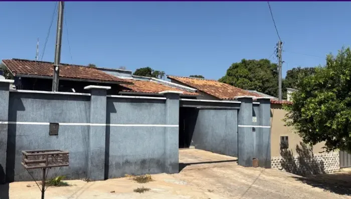 CASA À VENDA - SANTANA DE PARNAÍBA (Jardim São Luís)