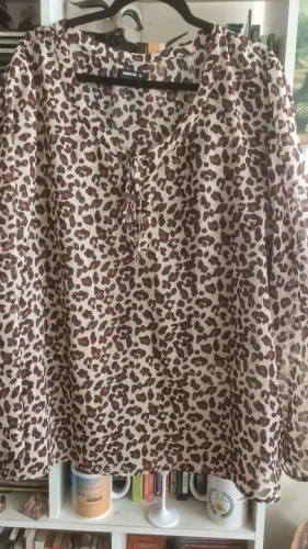 BLUSA DE VOAL ESTAMPA ANIMAL PLUS SIZE