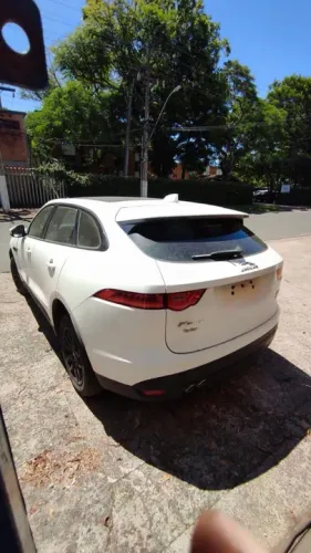 Sucata Jaguar F-Pace 20TD PRES. 2017 (para retirada de peças)