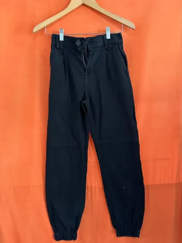 Calça preta