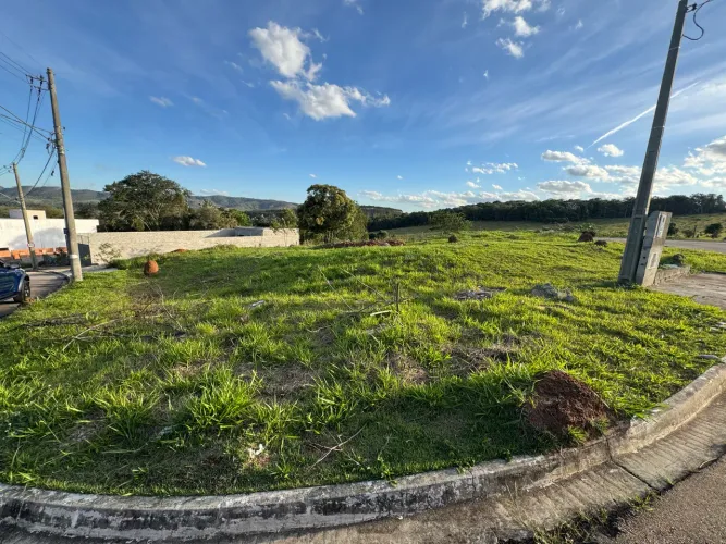 Terreno esquina com 935m2 - Zona leste São José dos Campos