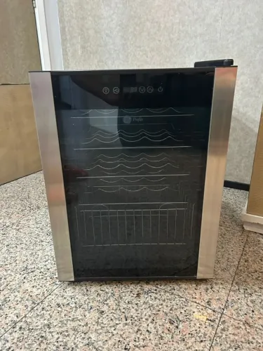 Vendo Adega GE Profile 24 garrafas