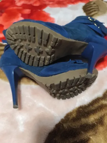 Bota Azul com zíper e aberto nos dedos 34 