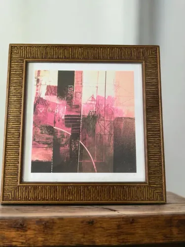 Quadro moderno abstrato em moldura dourada 