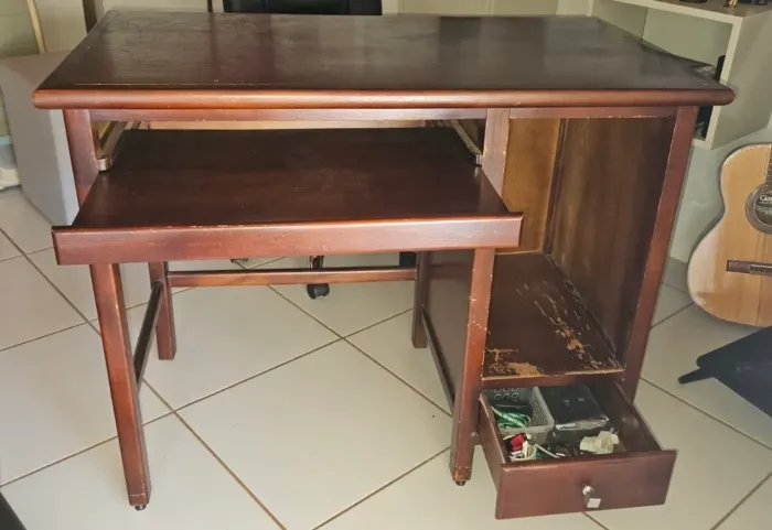 Mesa de estudo / escrivaninha