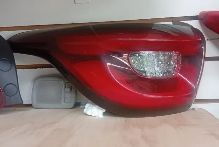 LANTERNA TRASEIRA ESQUERDA FIAT TORO 17/21